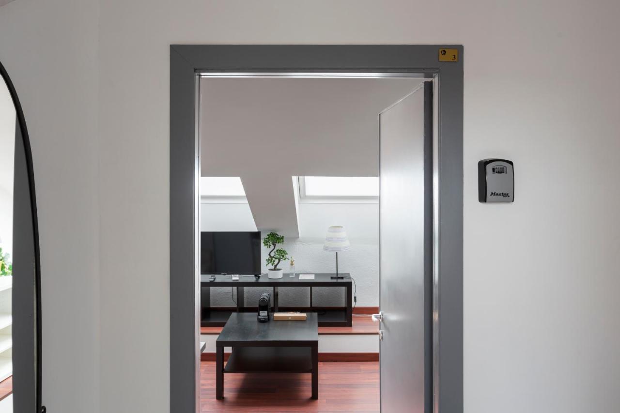 2 Bedroom Apt - Duomo 3 Милано Екстериор снимка